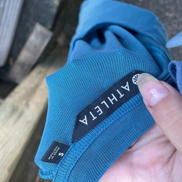 ATHLETA LONG SLEEVE PULLOVER - Picture 3 of 3